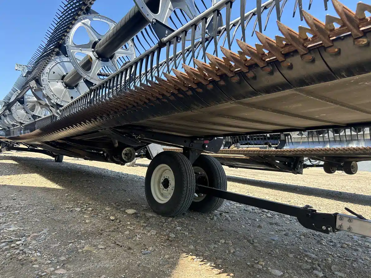 Gallery image 2 for Used 2022 MacDon FD250 Header - Flex Draper