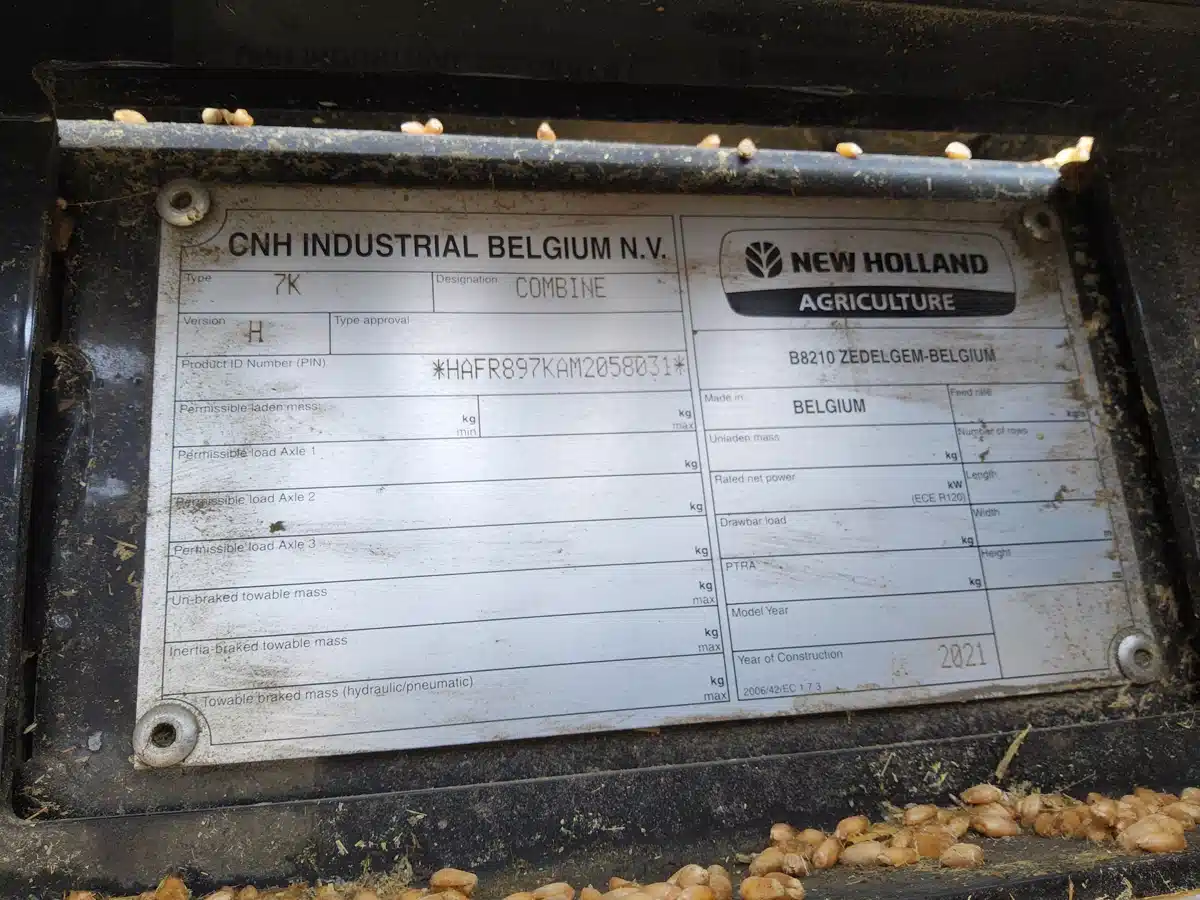 Gallery image 2 for Used 2022 New Holland CR8.90 Combine