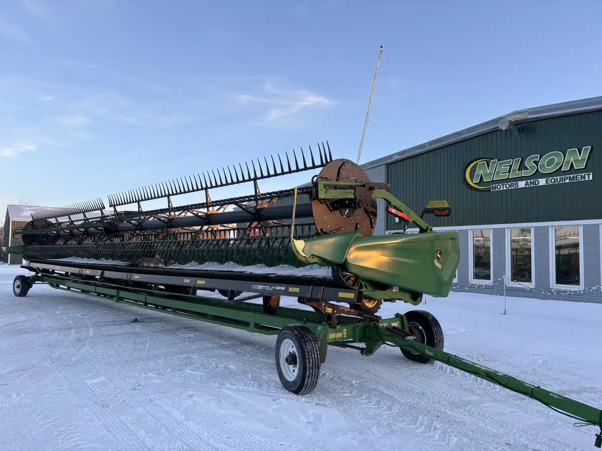 Gallery image 1 for 2022 John Deere HD50R Header - Draper