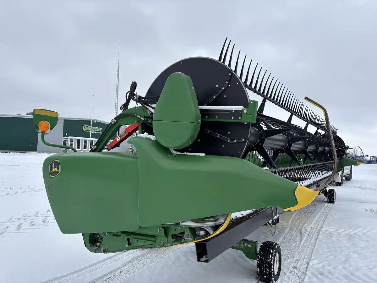 Gallery image 2 for Used 2016 John Deere 635FD Header - Draper