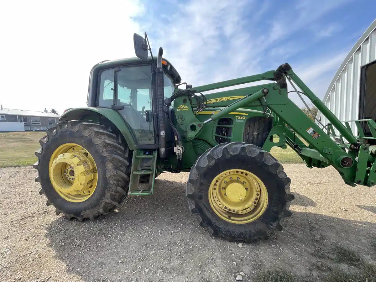 Used 2010 John Deere 7330 Tractor