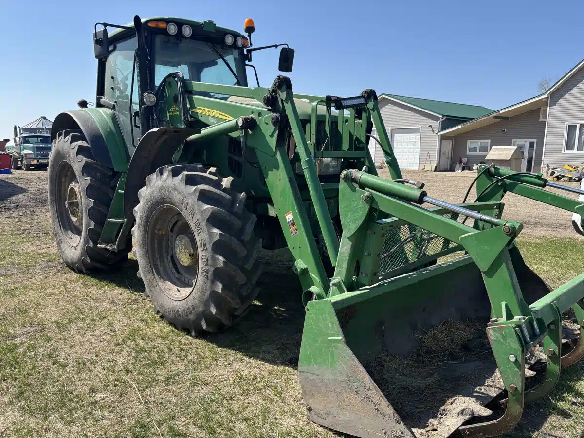 Used 2011 John Deere 7430 PREMIUM Tractor
