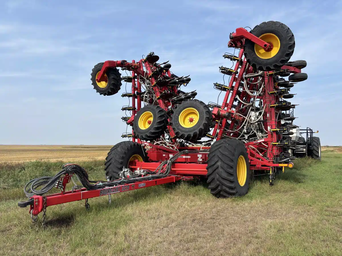 Used 2017 Bourgault 3320-76 w/7950STS Air Drill