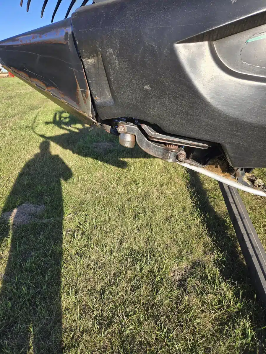 Gallery image 2 for Used 2015 MacDon FD75 Header - Flex Draper