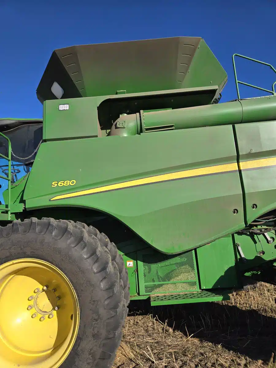 Used 2014 John Deere S680 Combine