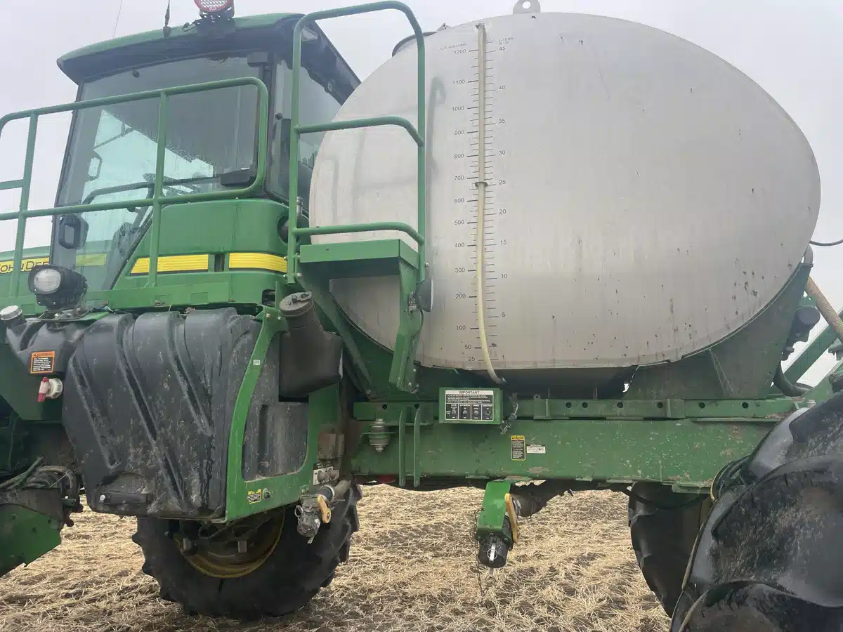 Gallery image 2 for Used 2013 John Deere 4940 Sprayer - Self Propelled