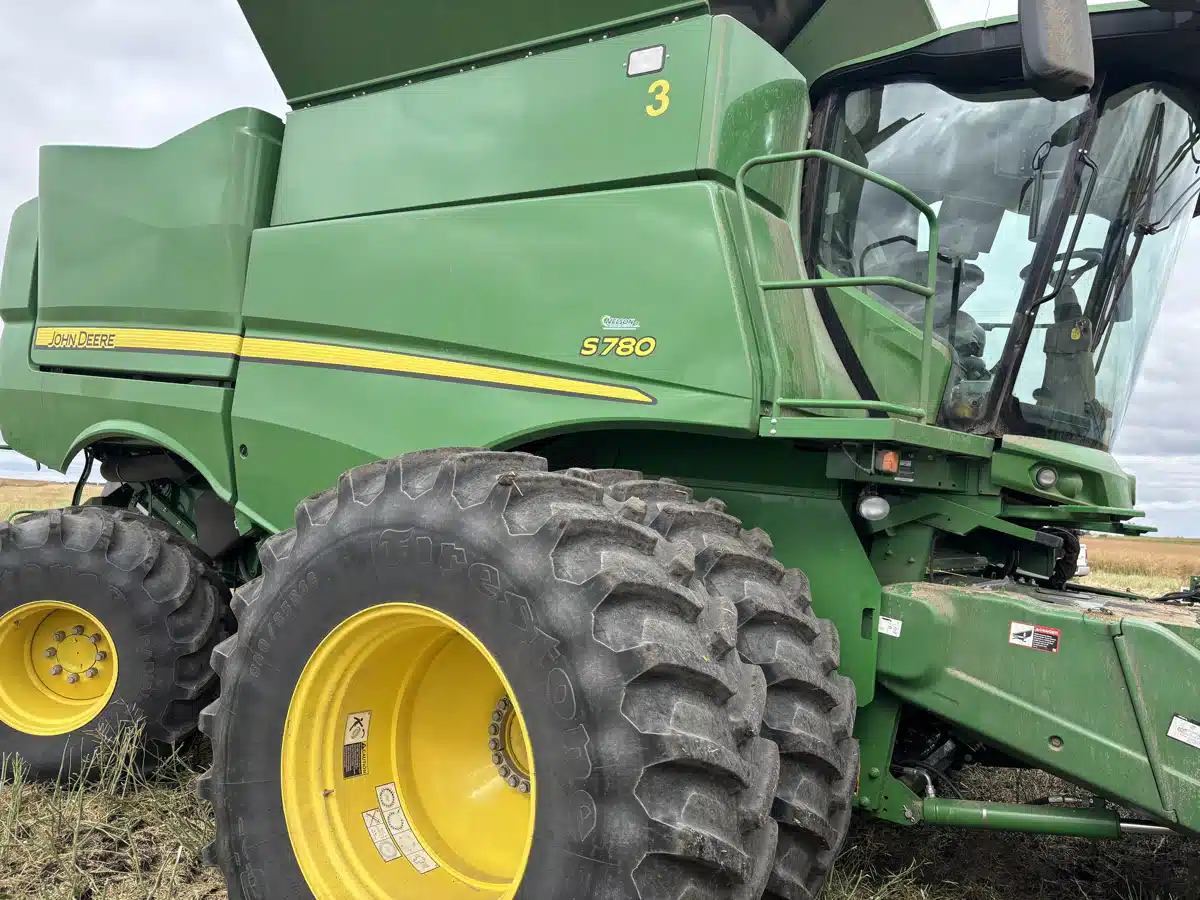 Used 2019 John Deere S780 Combine