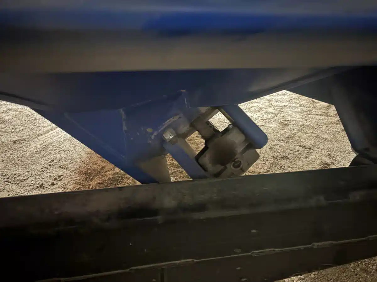 Gallery image 2 for 2014 Demco 850 Grain Cart