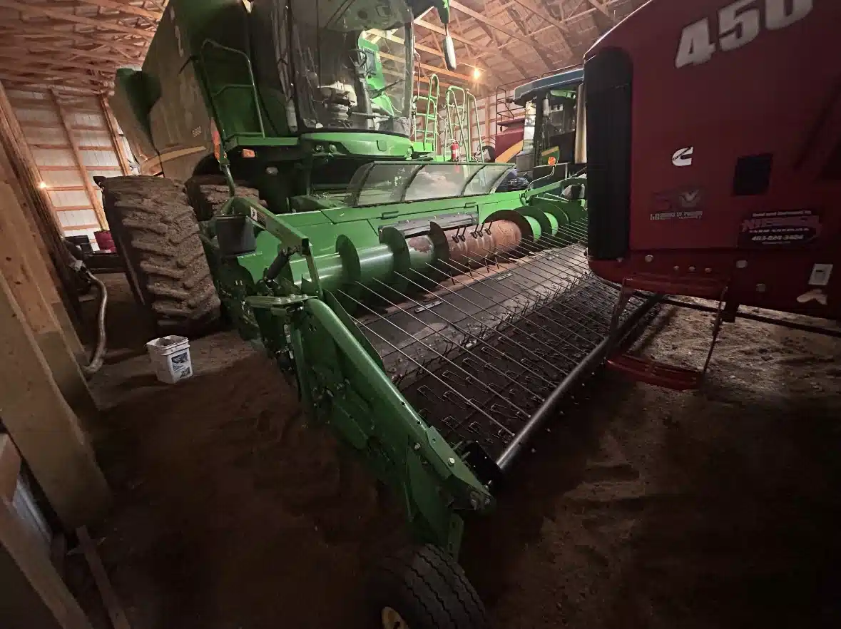 Used 2010 John Deere 615P Header - Draper