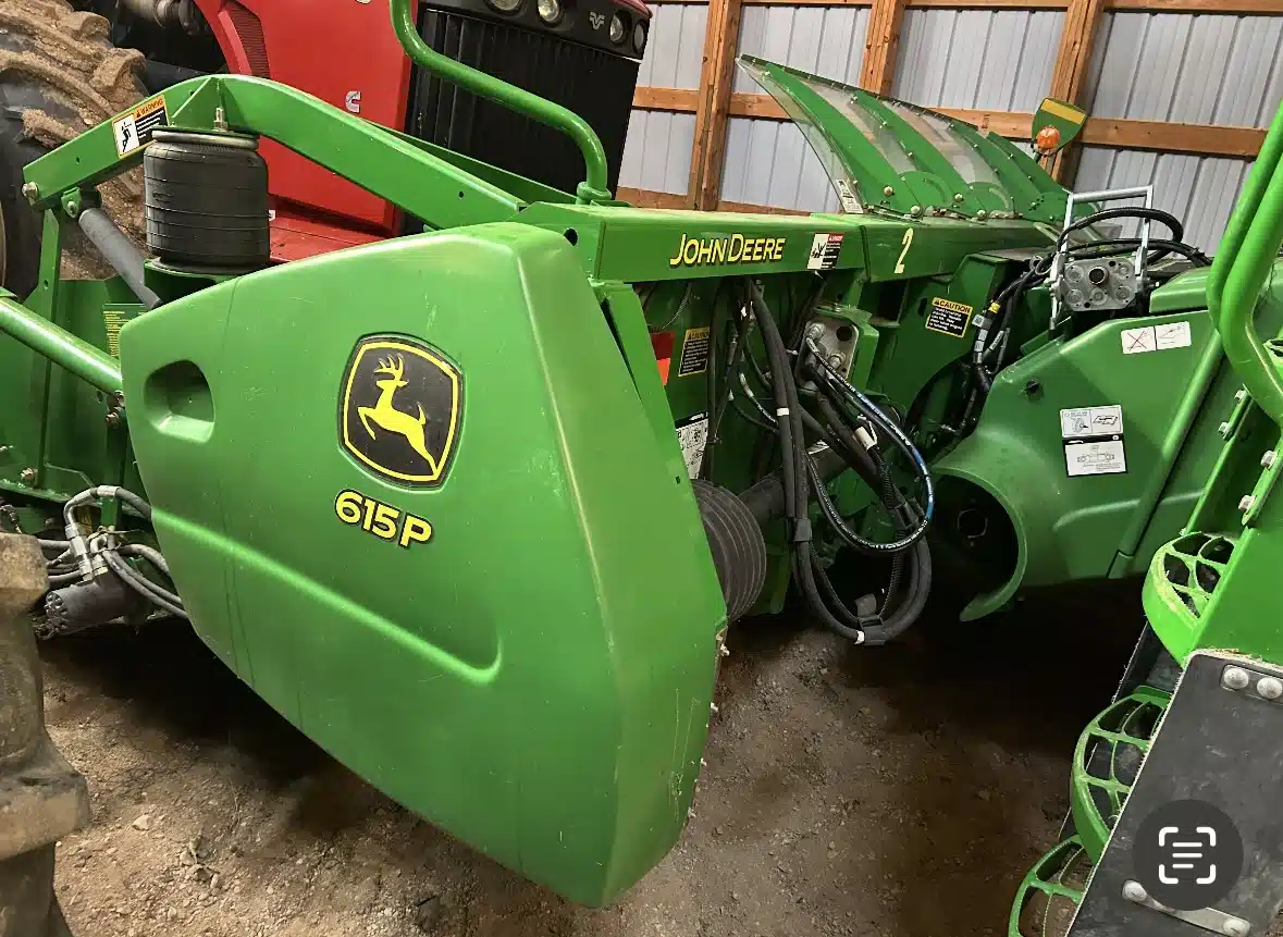 Gallery image 2 for Used 2010 John Deere 615P Header - Draper