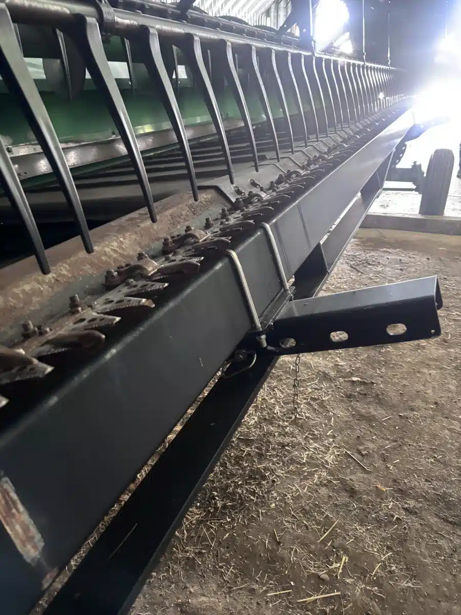 Gallery image 2 for Used 2020 John Deere 745FD Header - Draper