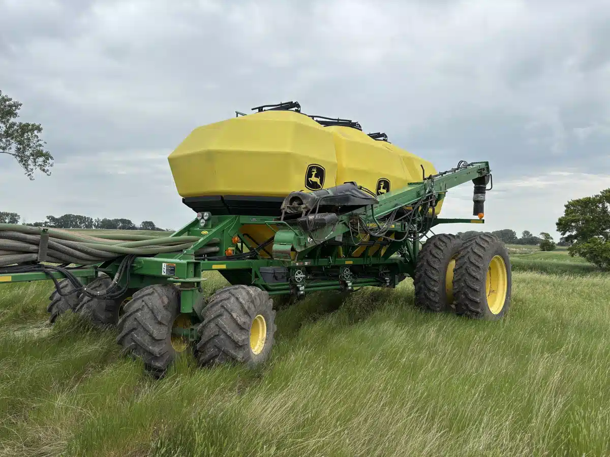 2014 John Deere 1910 Air Cart