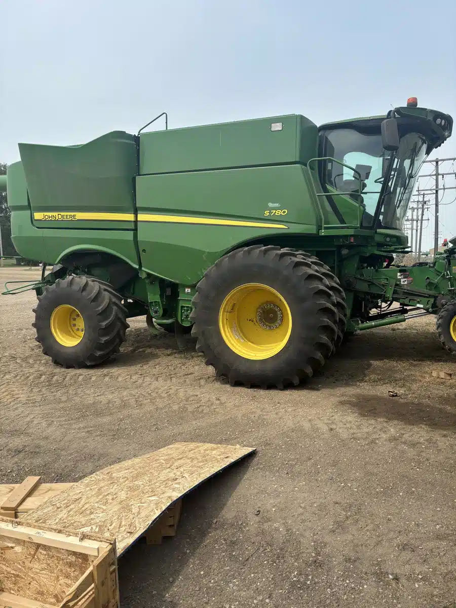 Gallery image 1 for 2020 John Deere S780 Combine
