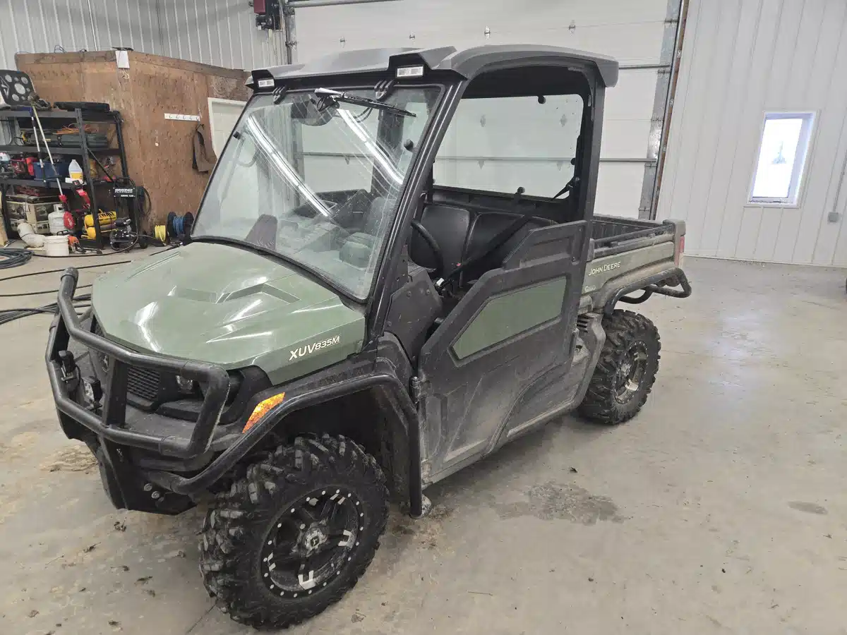 Gallery image 2 for 2023 John Deere XUV 835M Utility Vehicle