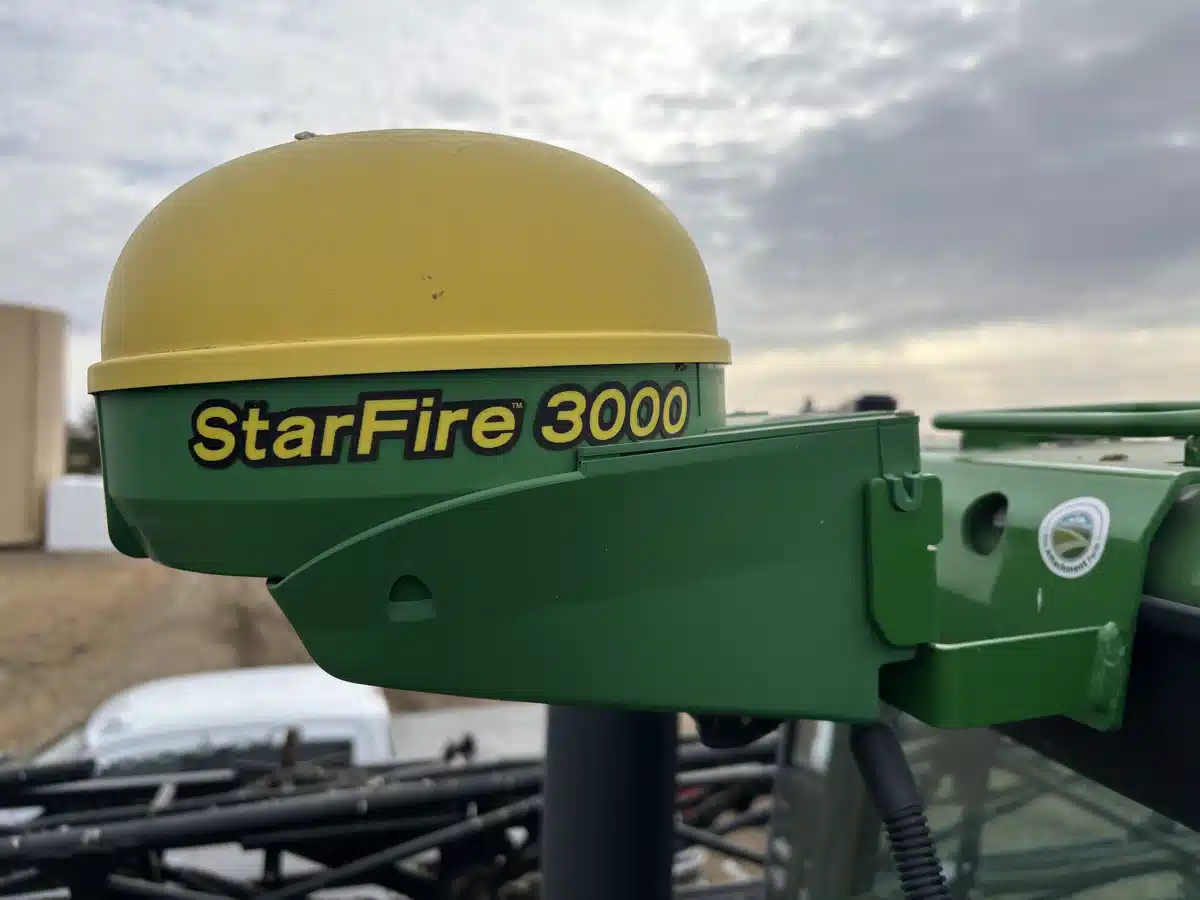Gallery image 1 for John Deere STARFIRE 3000 Guidance System