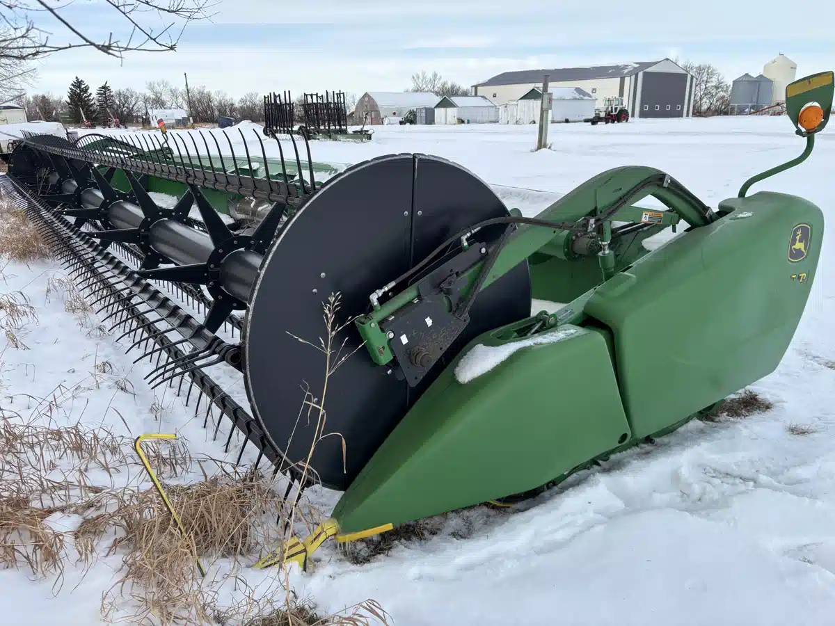 Gallery image 1 for 2014 John Deere 635FD Header - Draper
