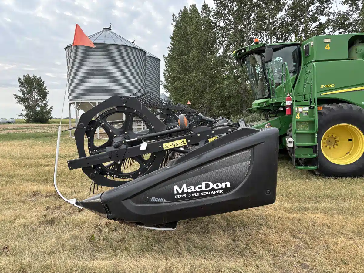Gallery image 1 for 2015 MacDon FD75 Header - Flex Draper
