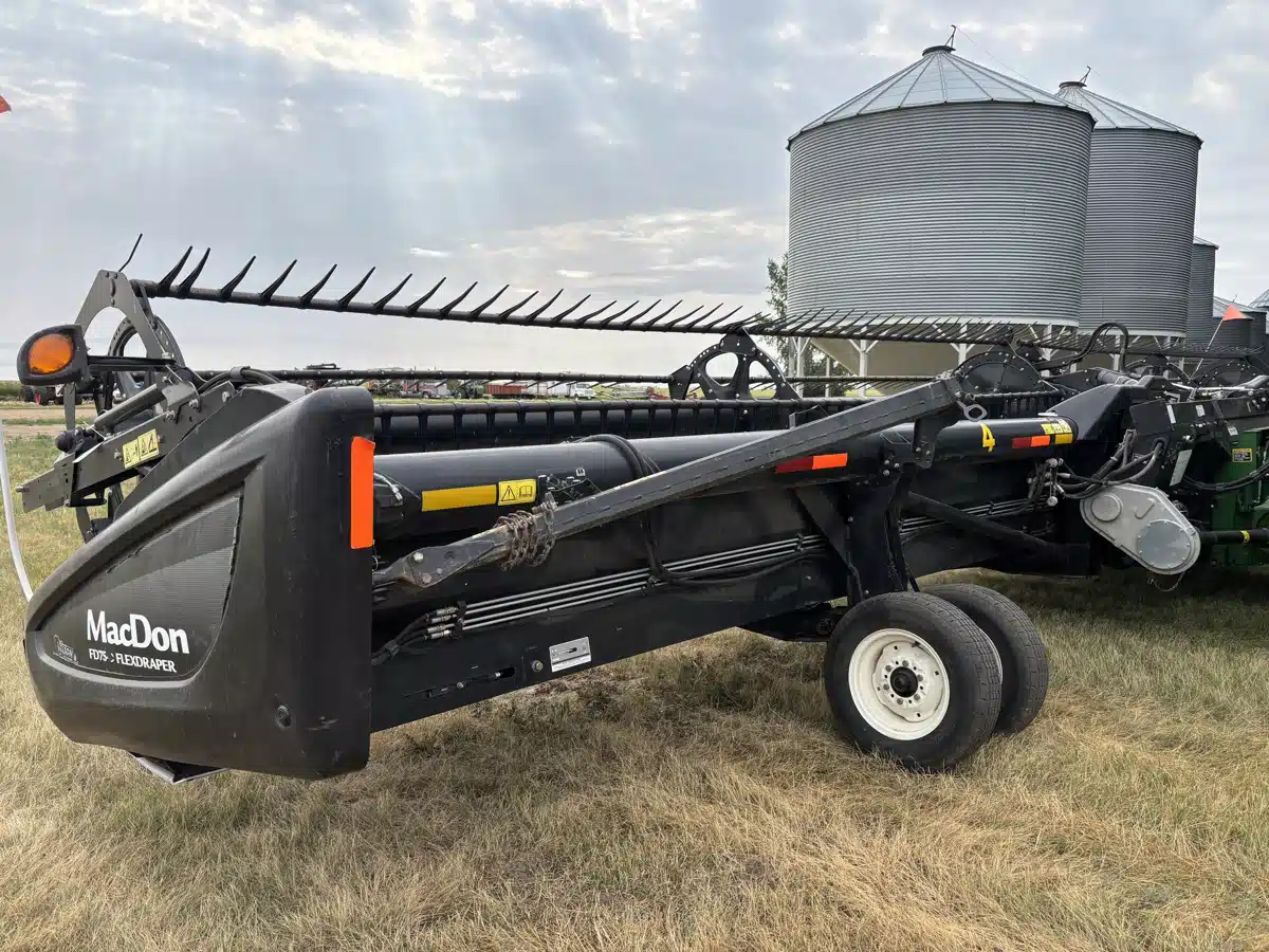 Gallery image 2 for 2015 MacDon FD75 Header - Flex Draper