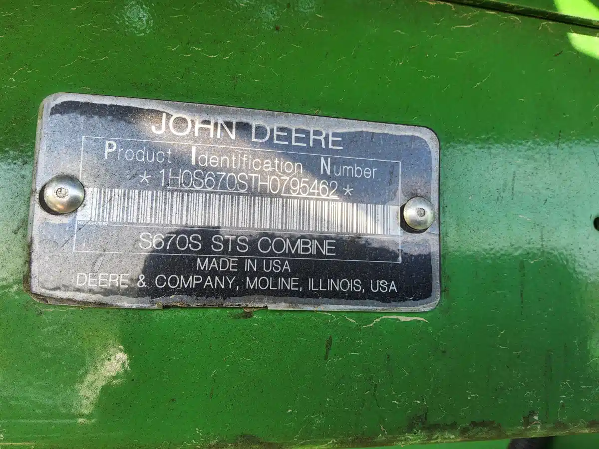 Gallery image 2 for 2017 John Deere S670 Combine