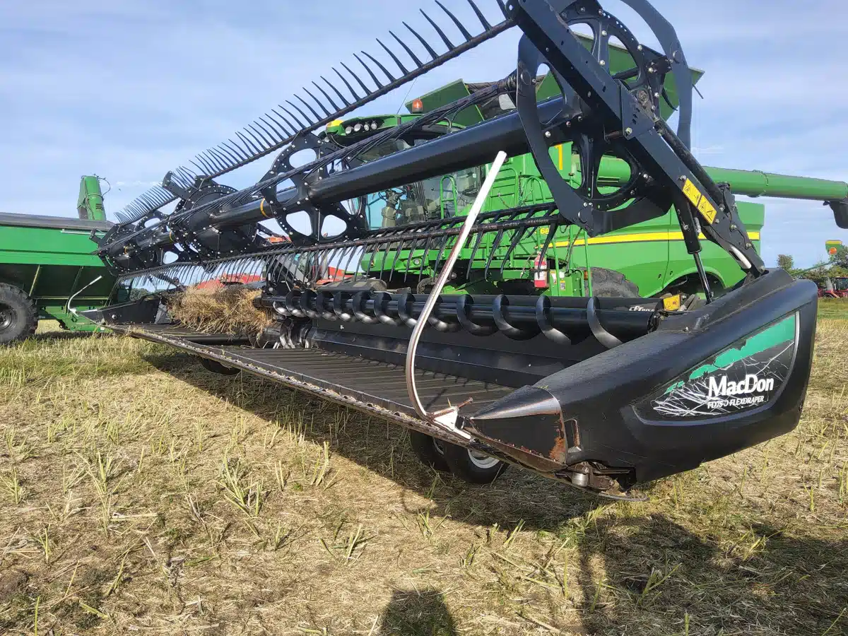Gallery image 1 for 2016 MacDon FD75 Header - Flex Draper