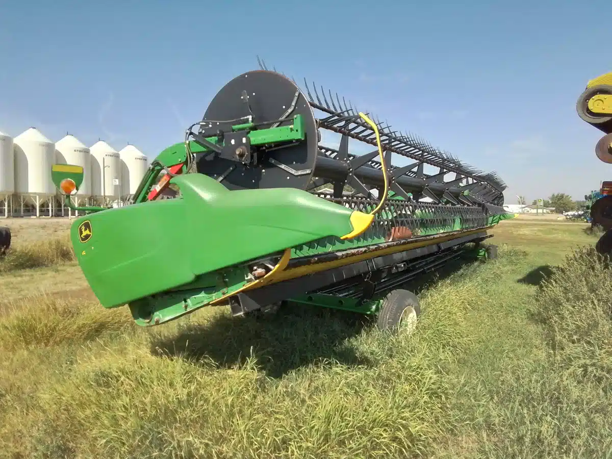 Gallery image 1 for 2015 John Deere 645FD Header - Draper