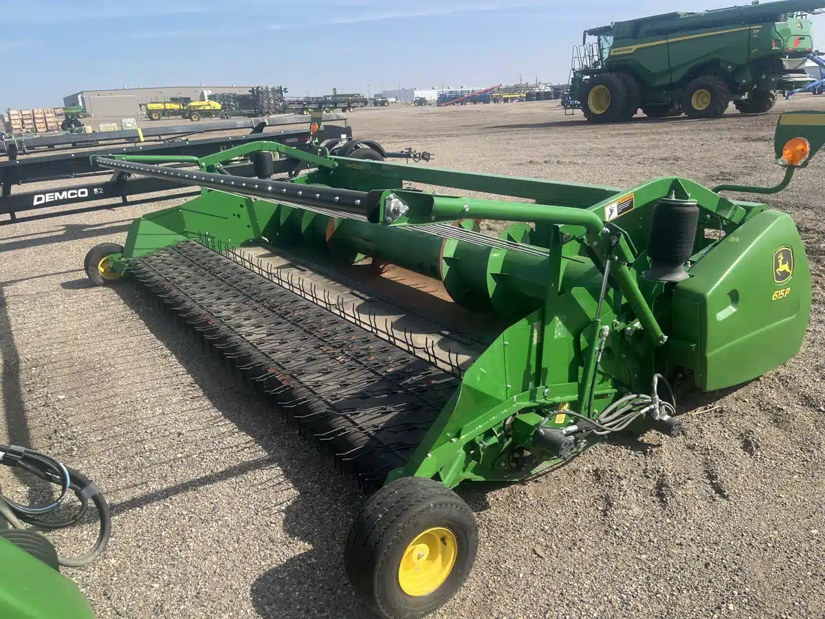 Gallery image 2 for Used 2017 John Deere 615P Header - Draper