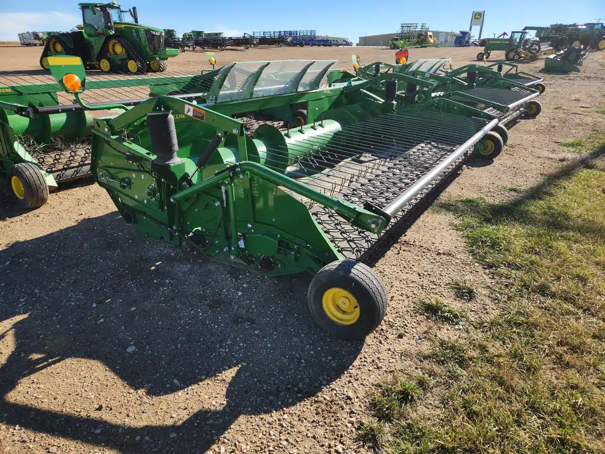 Gallery image 2 for Used 2019 John Deere 615P Header - Pickup