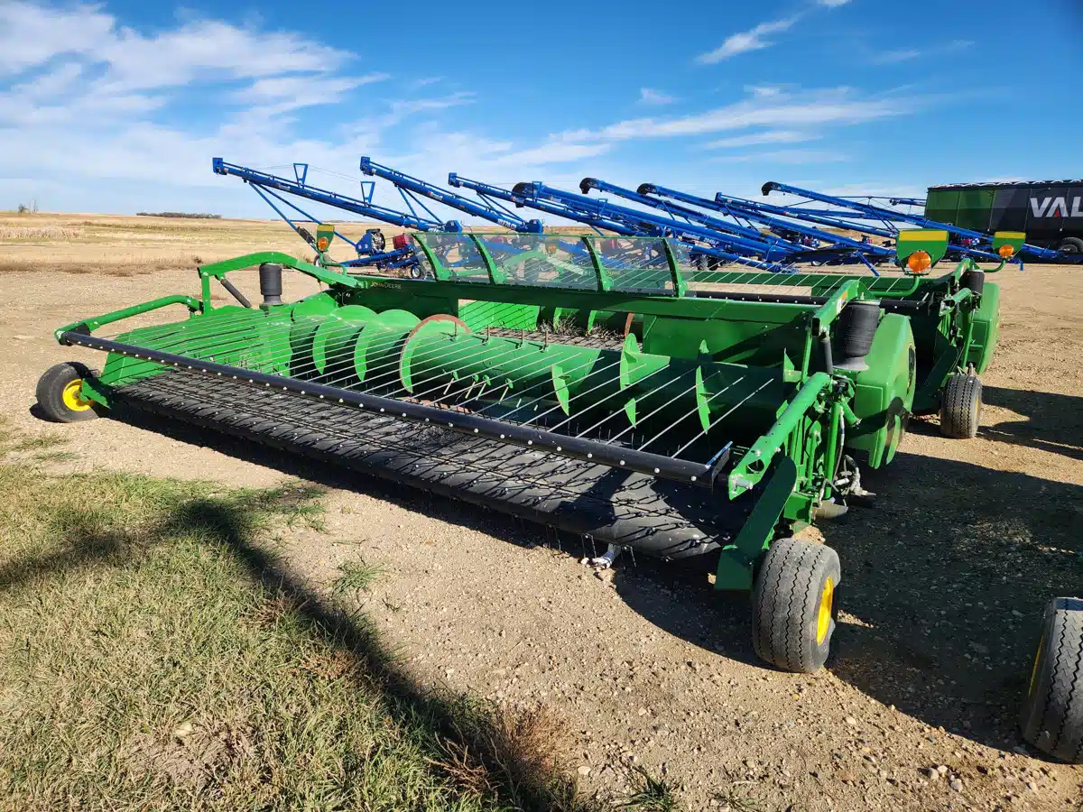 Gallery image 1 for Used 2019 John Deere 615P Header - Pickup