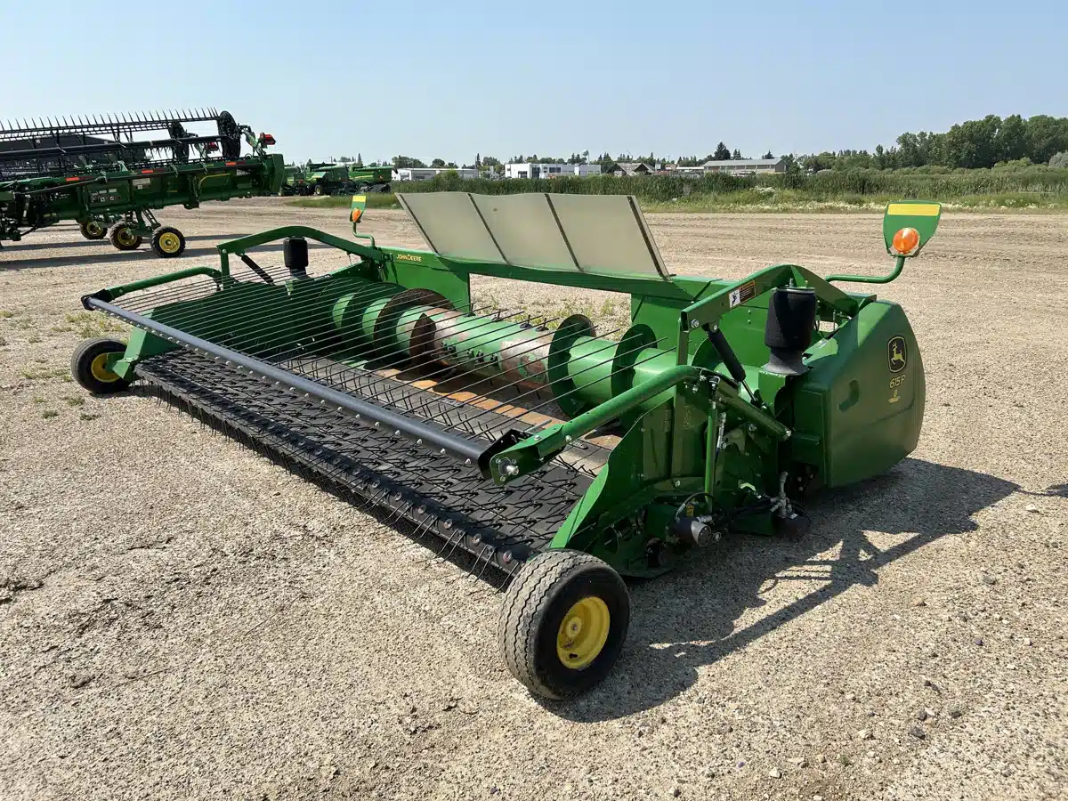 Gallery image 1 for Used 2018 John Deere 615P Header - Pickup