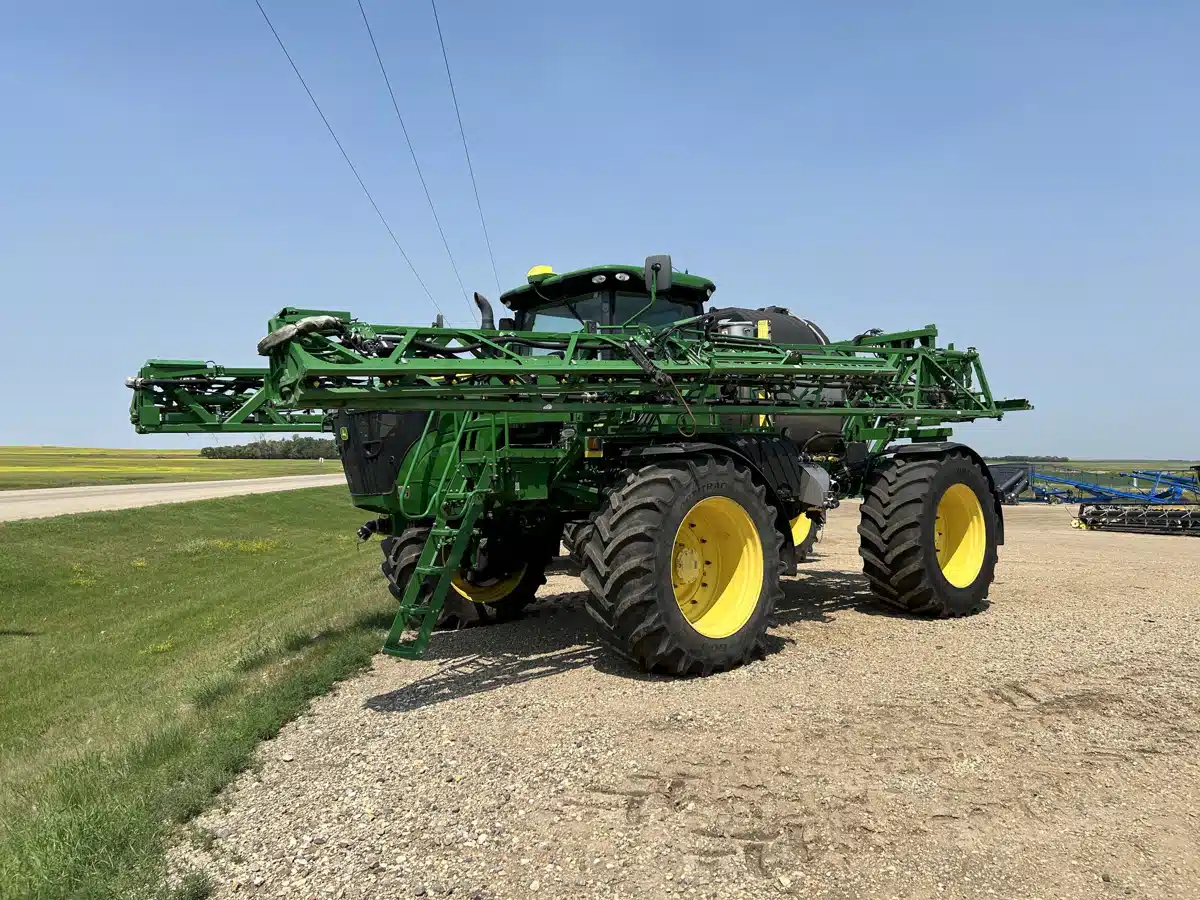 Gallery image 1 for Used 2017 John Deere R4045 Sprayer - Self Propelled