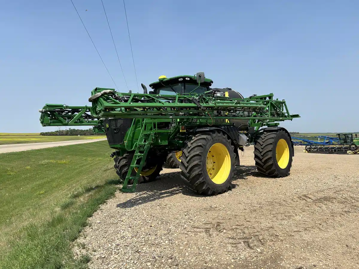 Gallery image 2 for Used 2017 John Deere R4045 Sprayer - Self Propelled