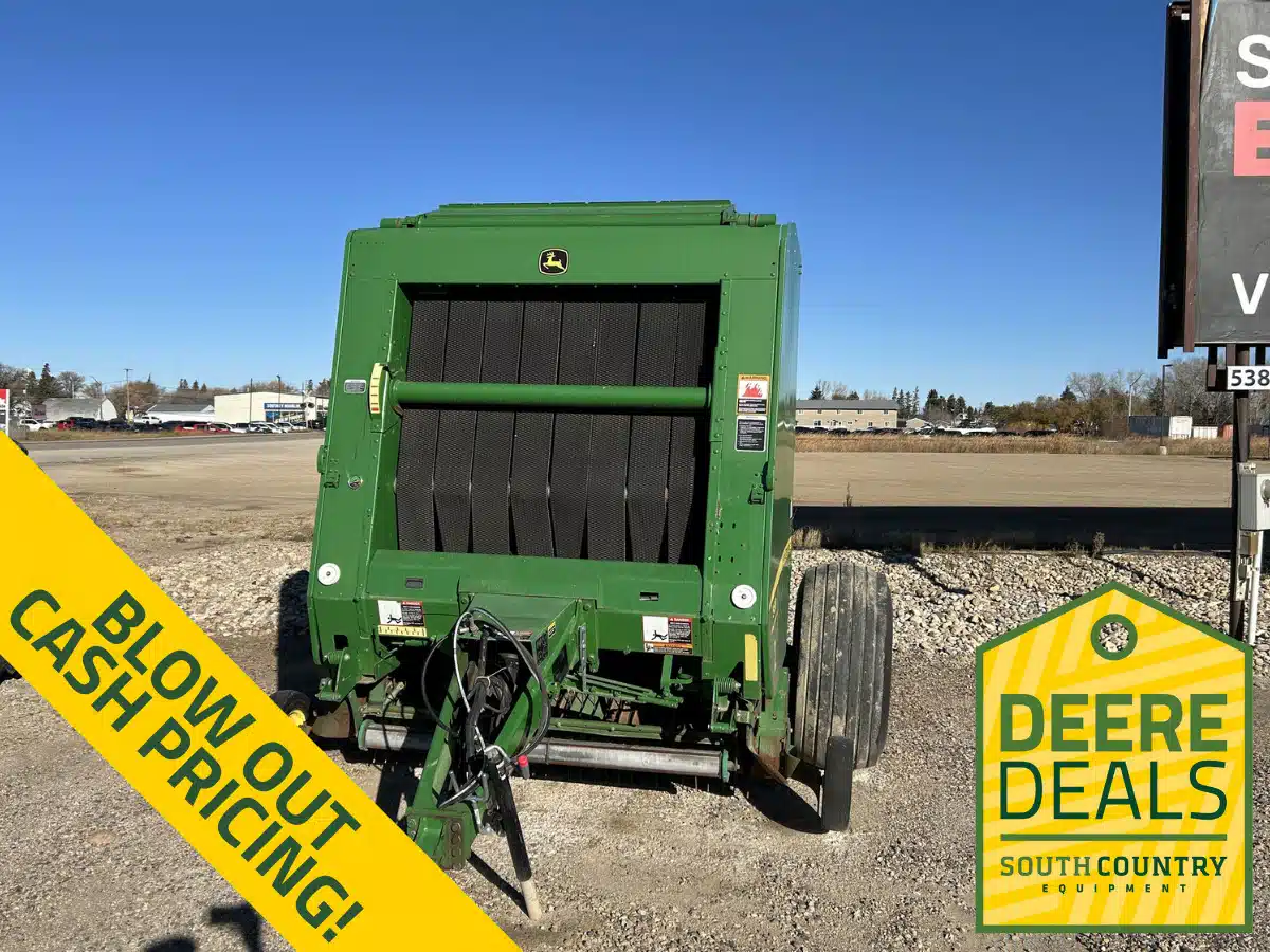 Gallery image 1 for Used 2015 John Deere 569 Round Baler