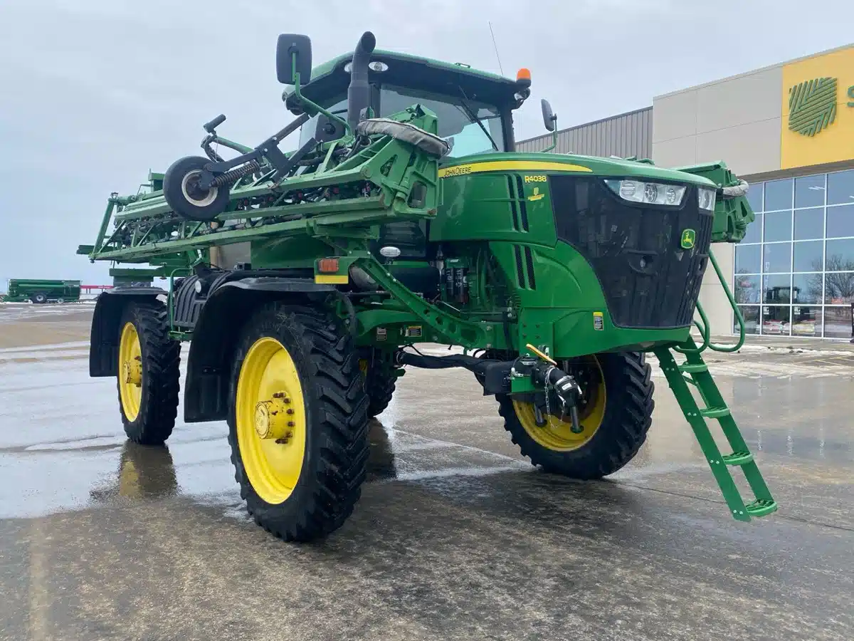 Gallery image 1 for Used 2017 John Deere R4038 Sprayer - Self Propelled