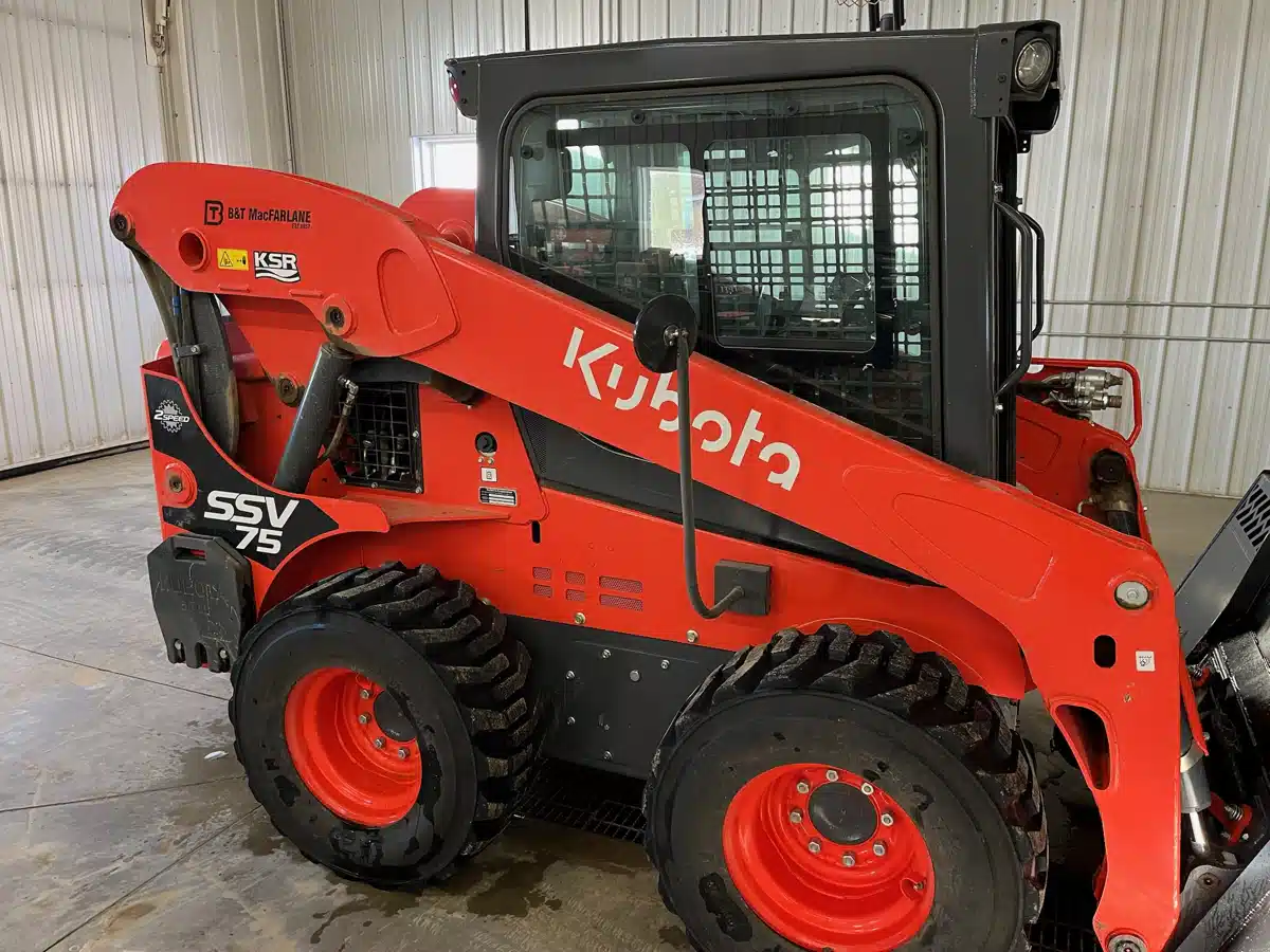 Gallery image 2 for Used 2022 Kubota SSV75 Skid Steer