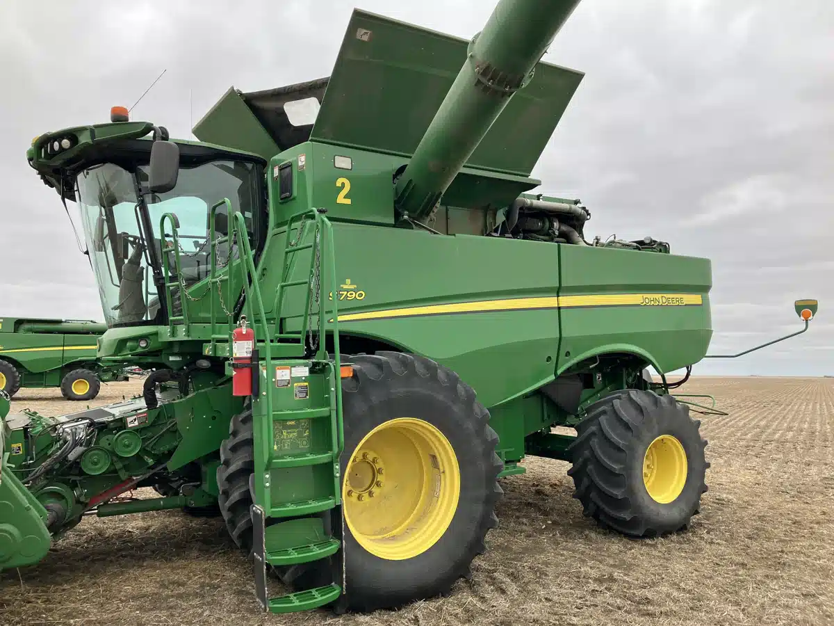 Gallery image 1 for Used 2018 John Deere S790 Combine