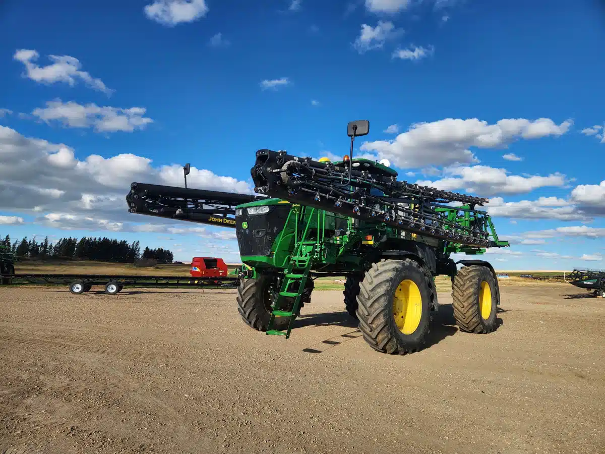 Gallery image 1 for Used 2019 John Deere R4044 Sprayer - Self Propelled