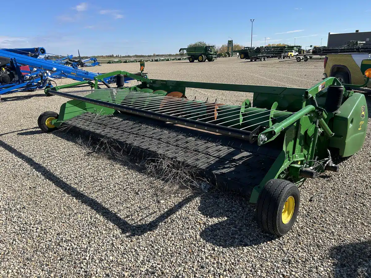 Gallery image 1 for Used 2017 John Deere 615P Header - Pickup