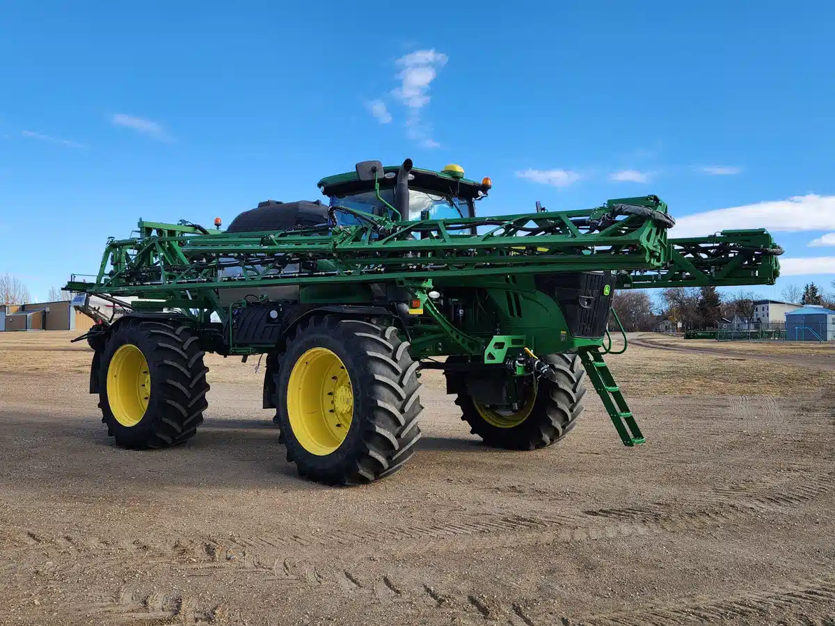 Gallery image 2 for Used 2019 John Deere R4045 Sprayer - Self Propelled