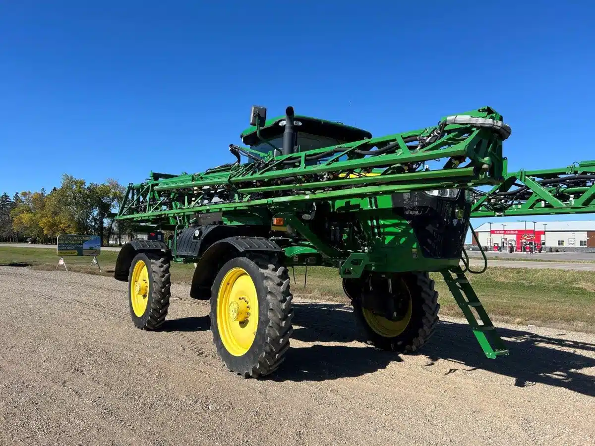 Gallery image 1 for Used 2016 John Deere R4038 Sprayer - Self Propelled
