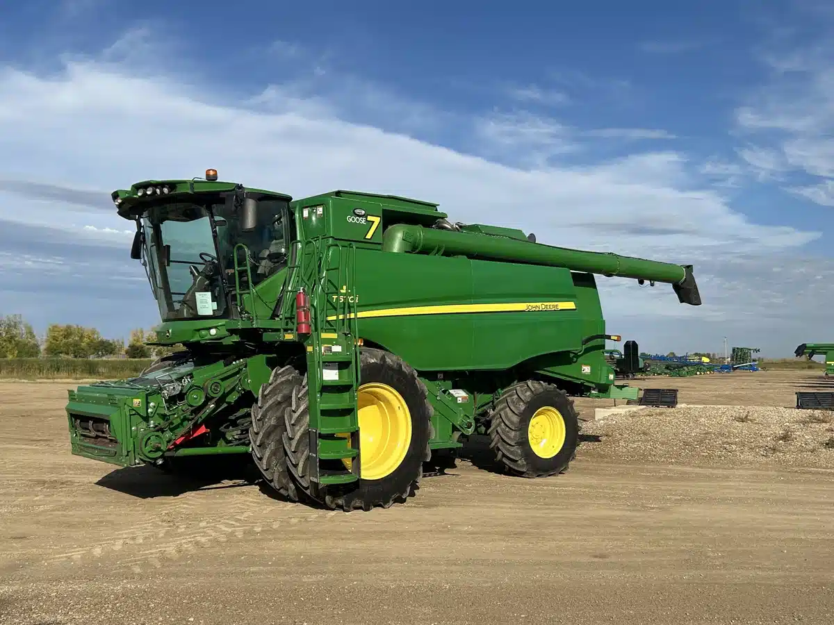 Gallery image 1 for Used 2019 John Deere T670 Combine
