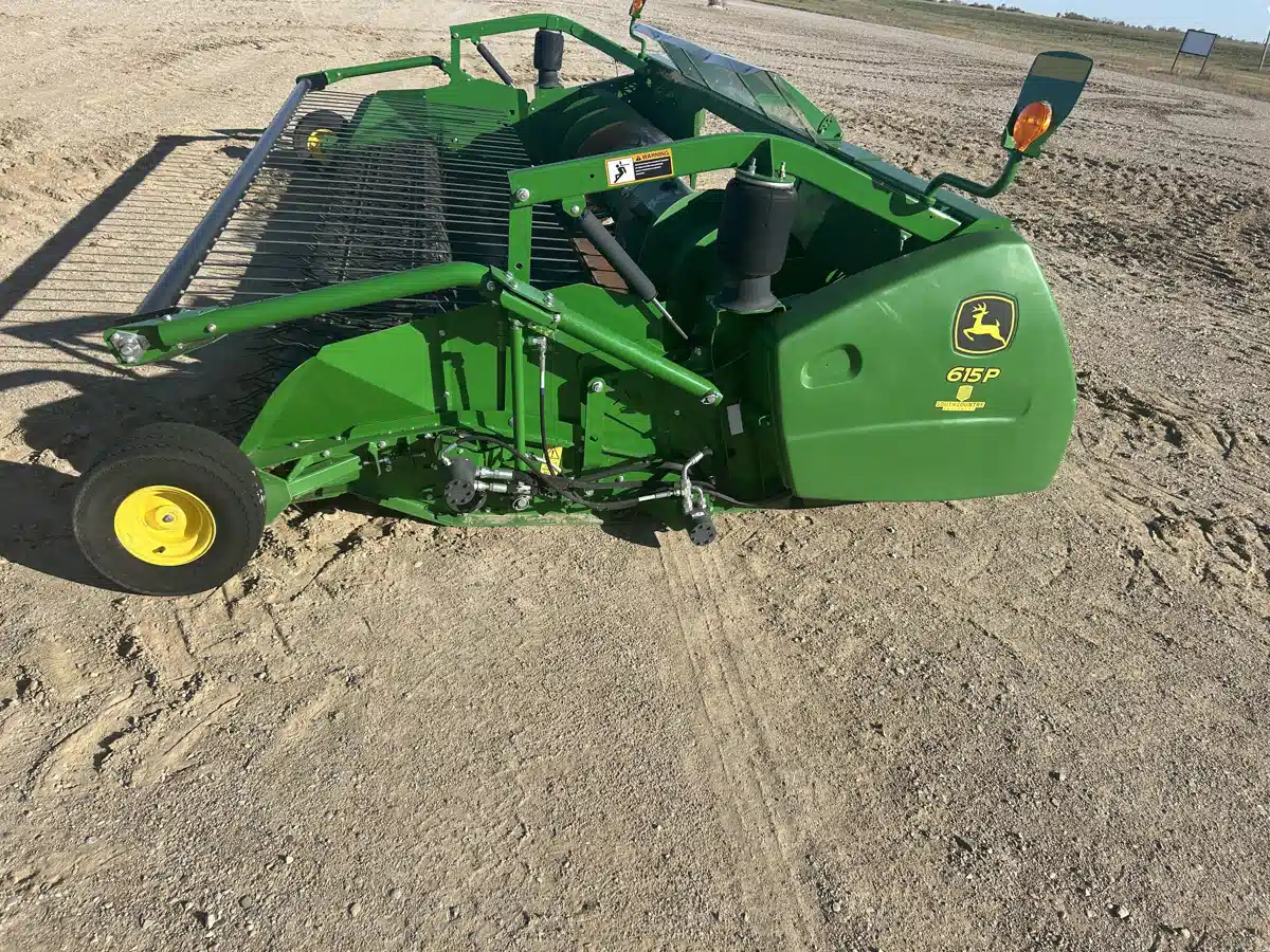 Gallery image 2 for Used 2017 John Deere 615P Header - Pickup