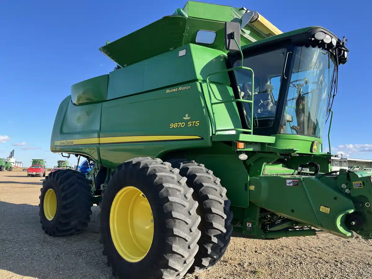 Gallery image 2 for Used 2009 John Deere 9870 STS Combine