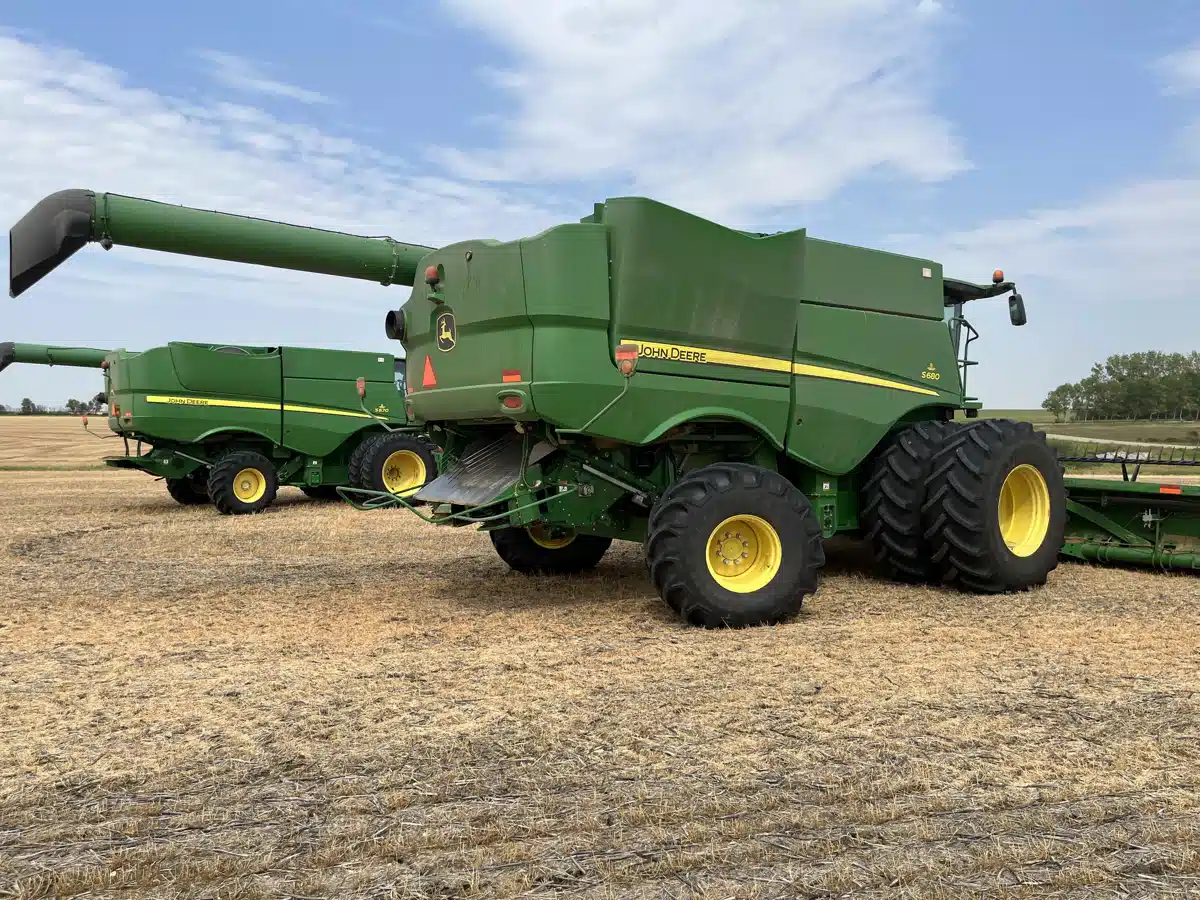 Gallery image 2 for Used 2015 John Deere S680 Combine