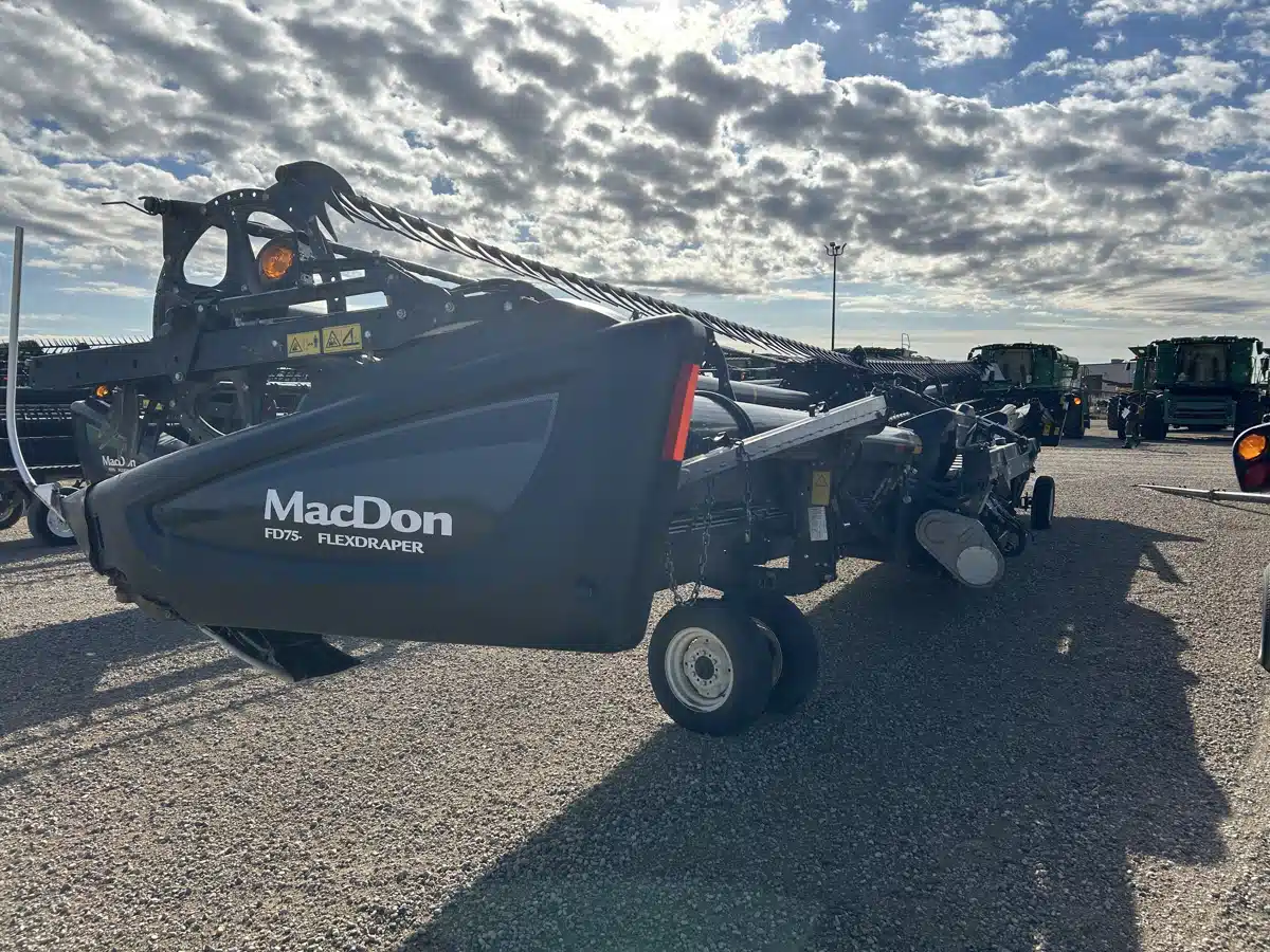 Gallery image 2 for Used 2017 MacDon FD75 Header - Flex Draper