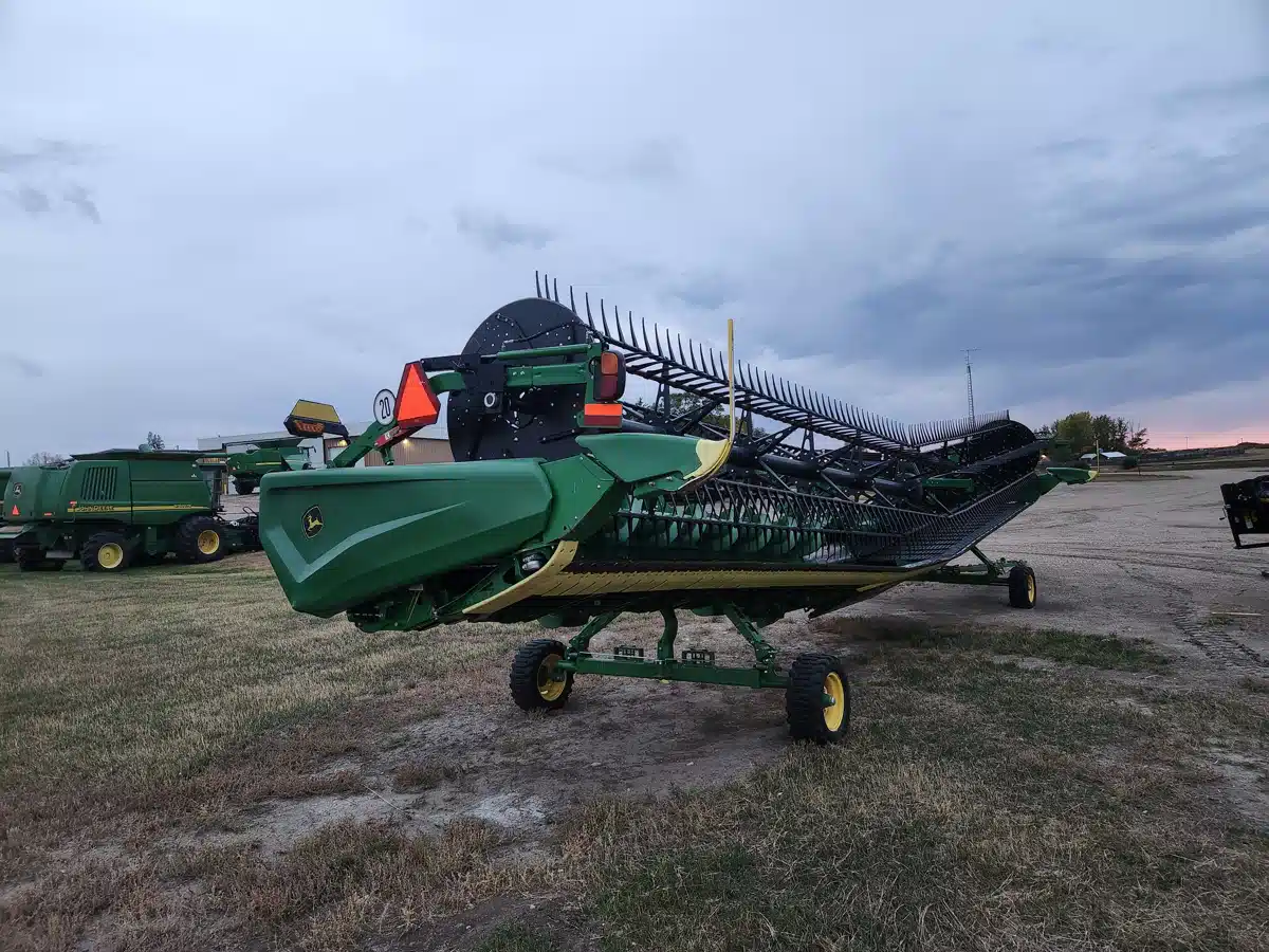 Gallery image 2 for Used 2023 John Deere HD45F Header - Flex Draper