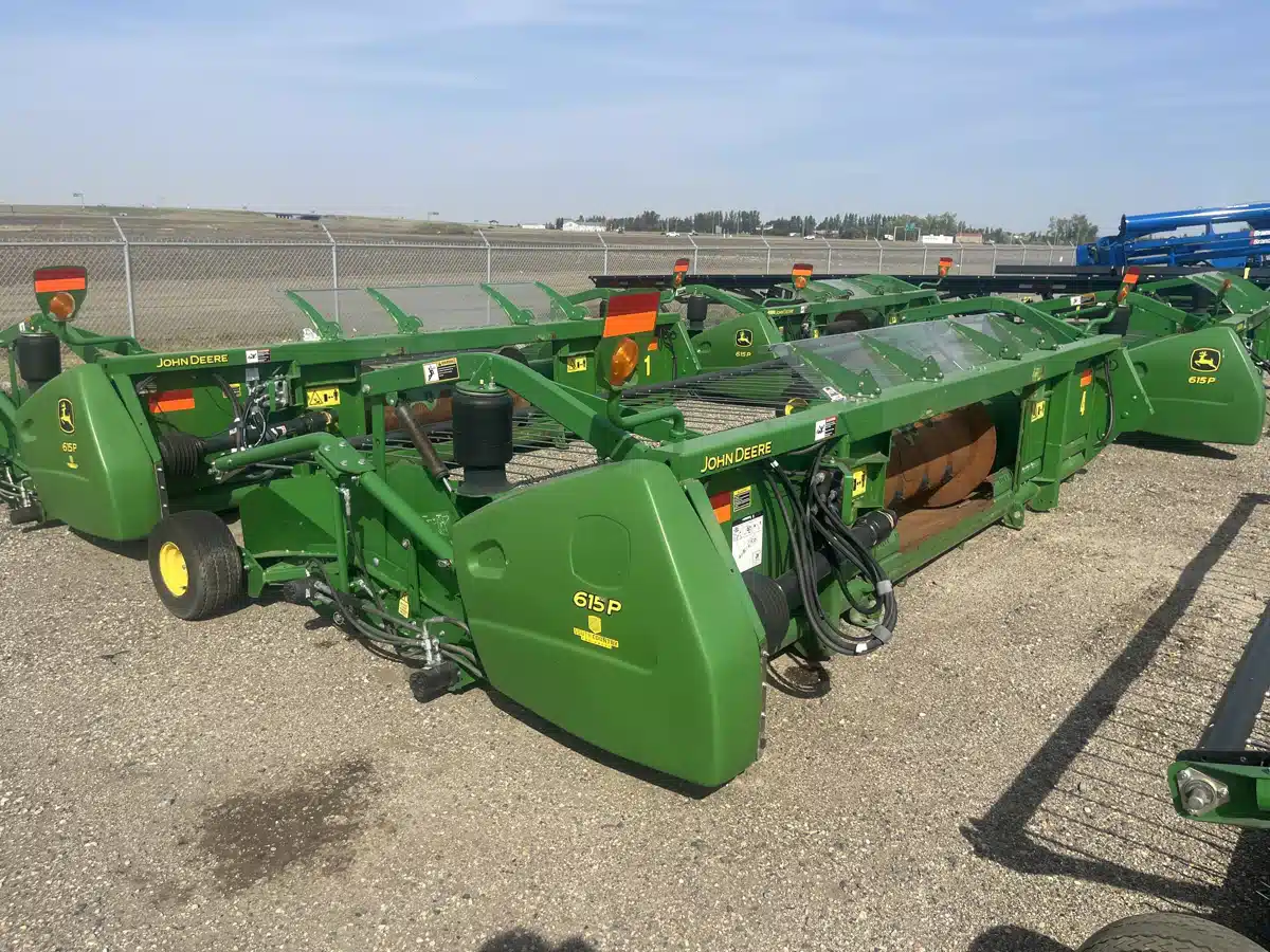 Gallery image 2 for Used 2014 John Deere 615P Header - Draper