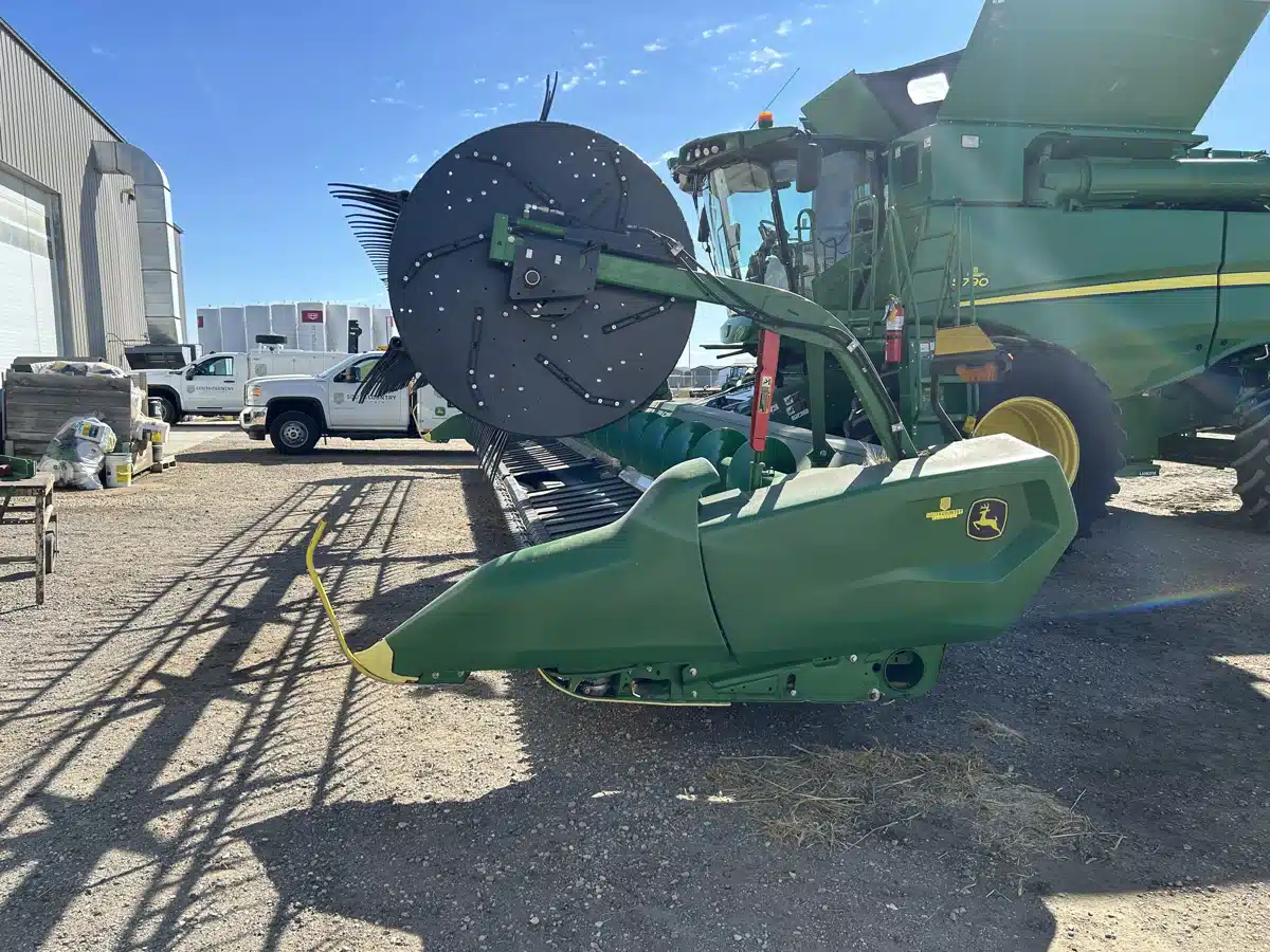 Gallery image 1 for 2022 John Deere RD40F Header - Flex