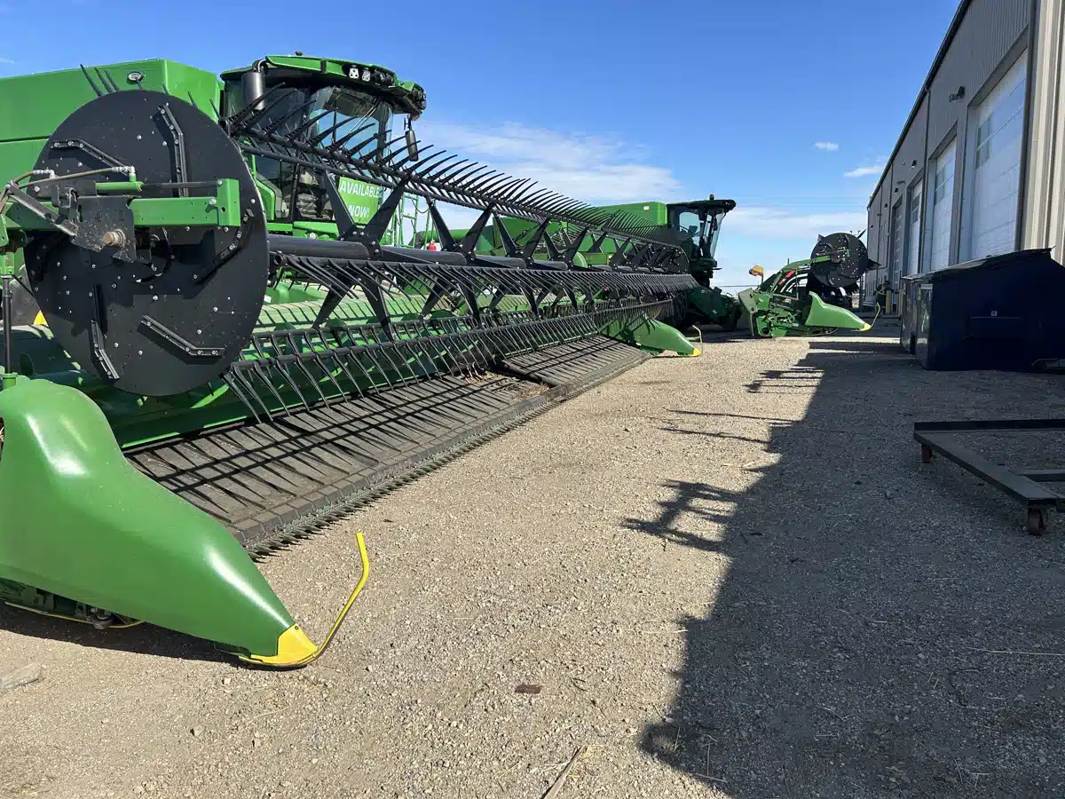 Gallery image 2 for Used 2022 John Deere RD40F Header - Flex