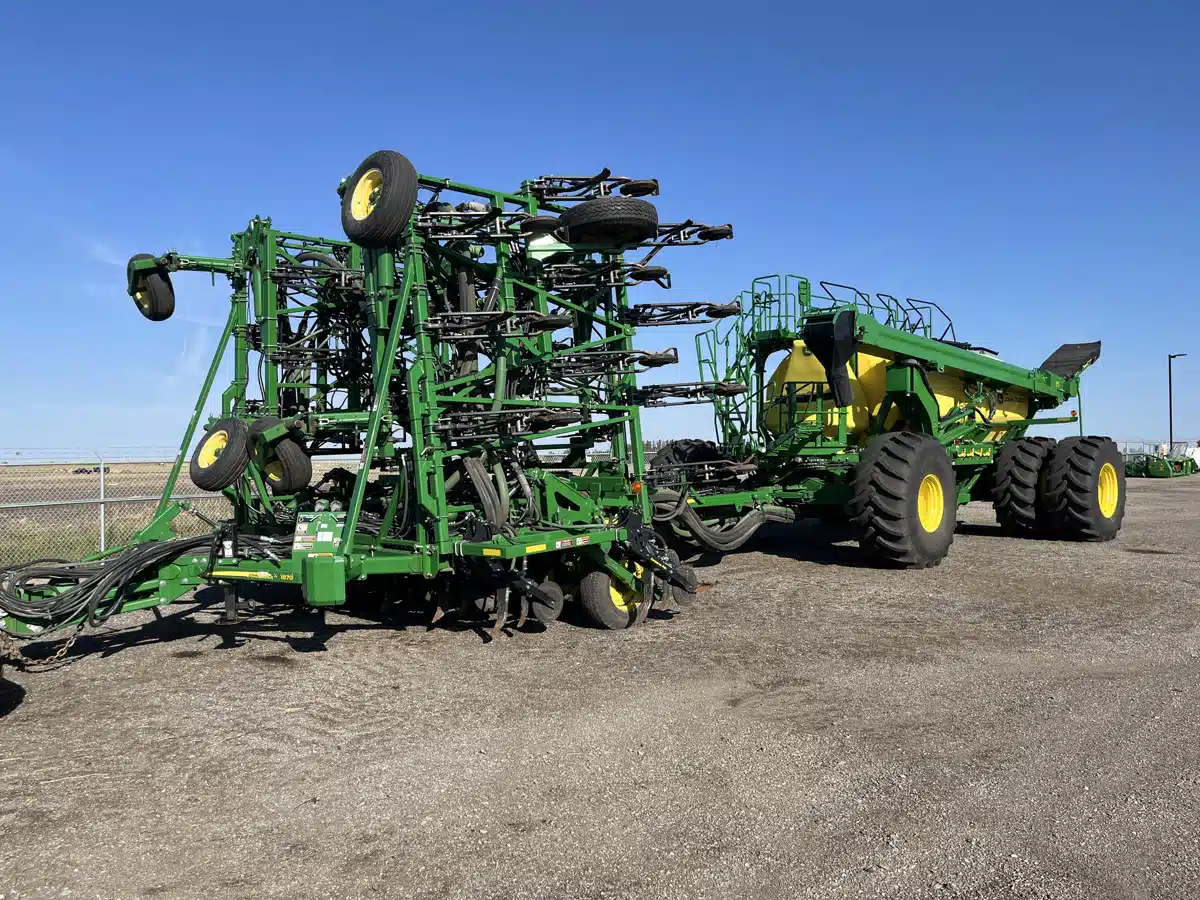 Gallery image 1 for Used 2013 John Deere 1870 Air Drill