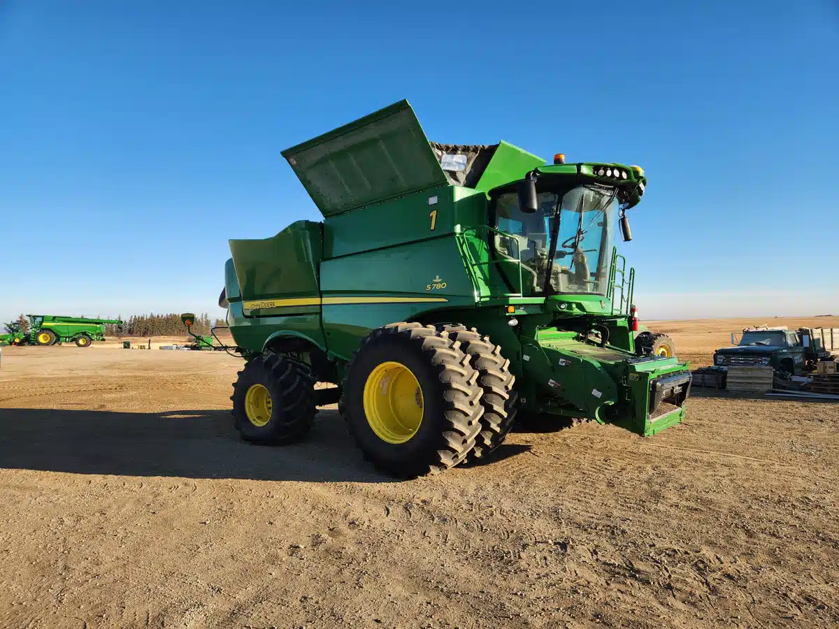 Gallery image 2 for Used 2019 John Deere S780 Combine